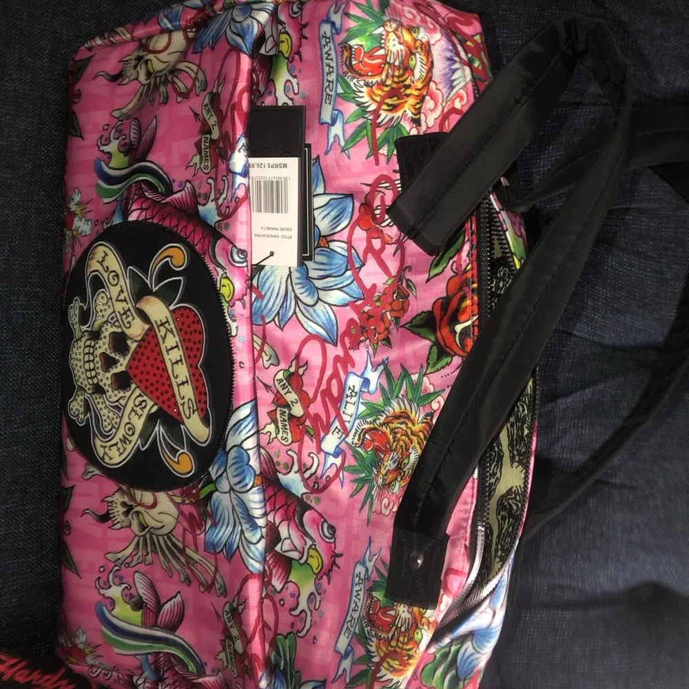 ‼️ ED HARDY  Pink Tattoo-Print Duffle Bag with Heart & Skull Patch - Picture 4 of 9